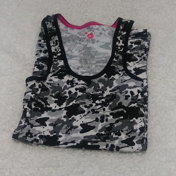 Muscle Shirt Miley Cyrus & Max Azria Black Camouflage Top - Picture 6 of 6